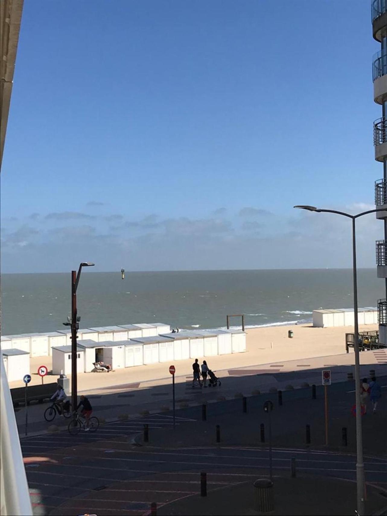 Urbanstay Suites - Beachfront Apartment In Knokke Exteriör bild