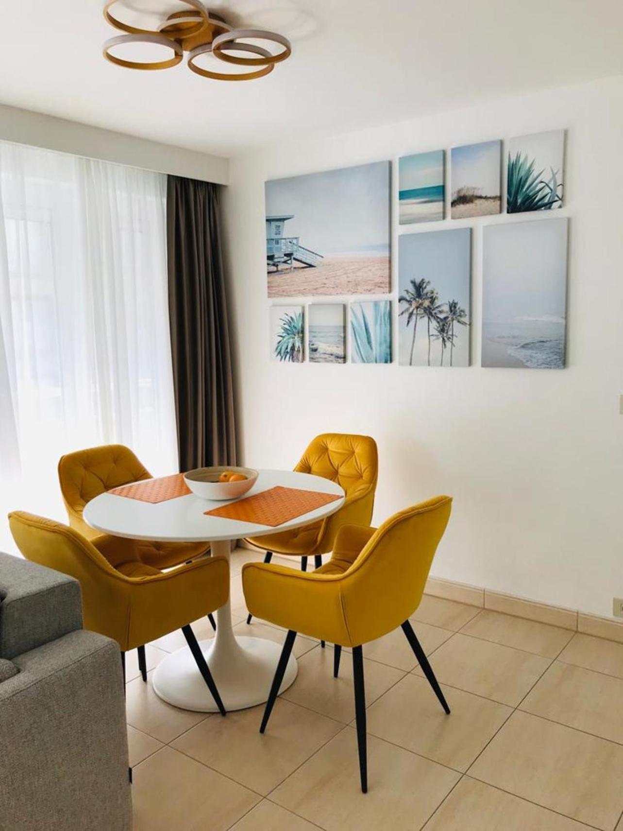 Urbanstay Suites - Beachfront Apartment In Knokke Exteriör bild
